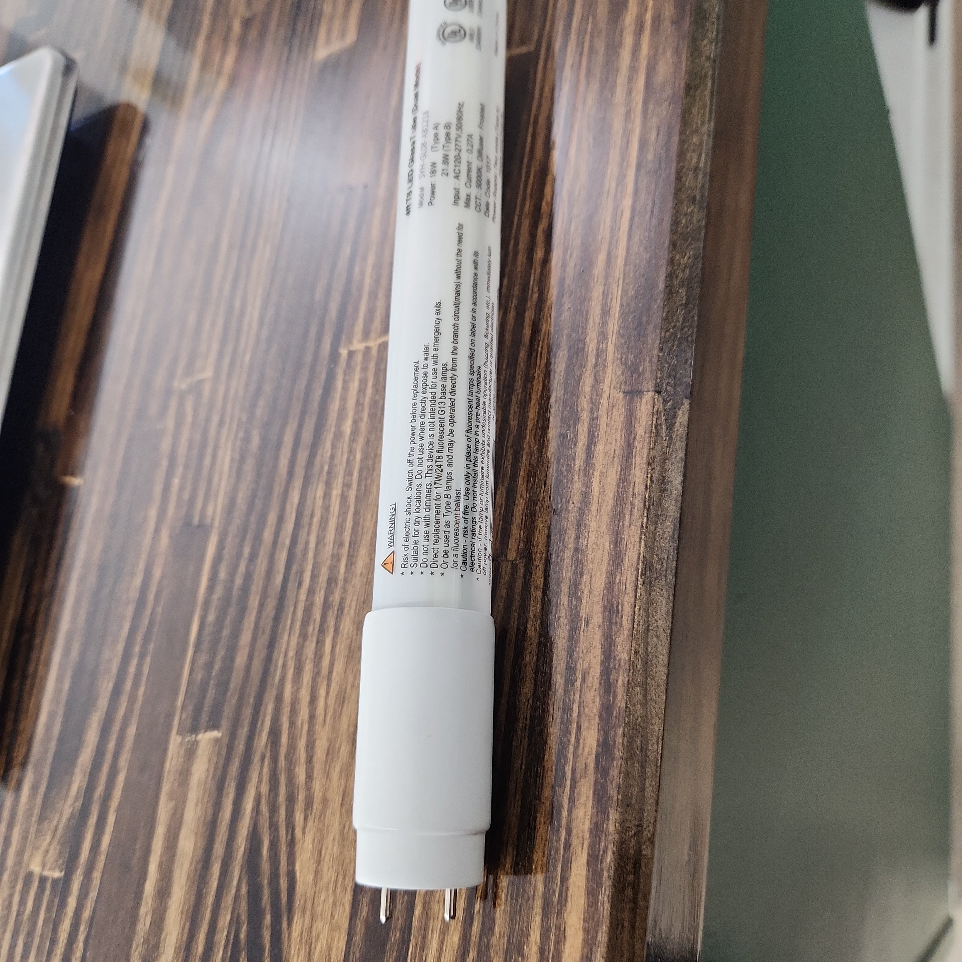 Clearance - Mattoon 4ft T8 LED Glass-tube (Type B) QTY 25
